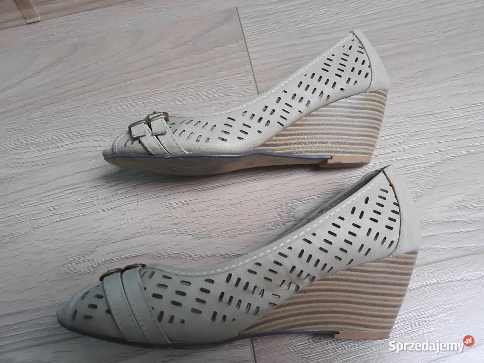 Beżowe ażurowe buty z odkrytymi palcami 38 Damskie