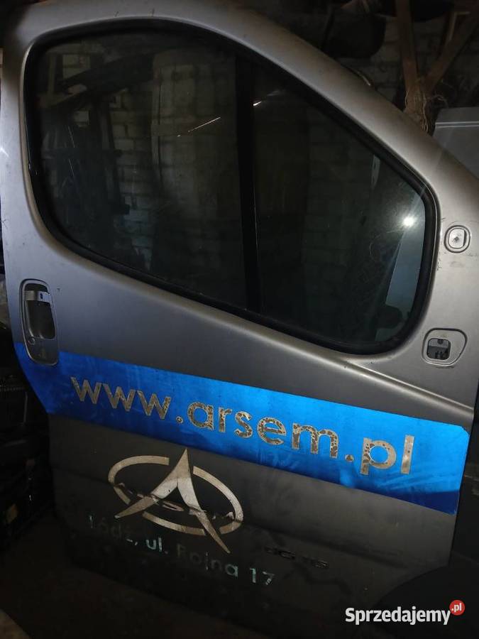 Prawe drzwi Renault Trafic Vivaro 0114 nieuszkodzony Stara Dębowa Wola sprzedam