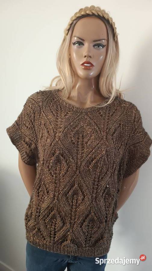 Sweterek ręcznie robiony na drutach