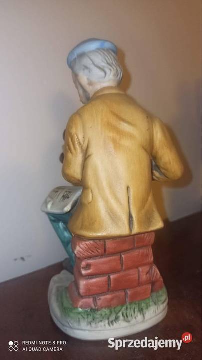 Figurka grajka skrzypce z nutami Piękna figurka Porcelana i szkło pomorskie Gdańsk