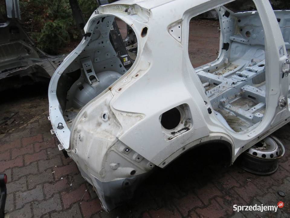 ĆWIARTKA BŁOTNIK PRAWY TYŁ JUKE F15 osobowe