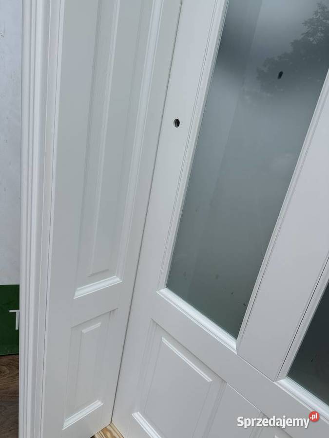 Drzwi drewniane lite sosnowe z ościeżnicą