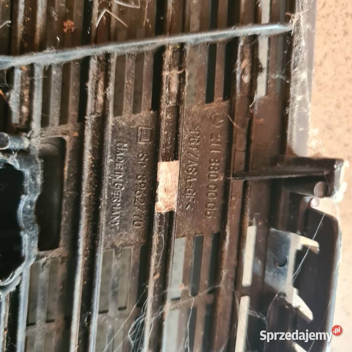 Mercedes w211 wlot kratka maski srebrny i czarny lubelskie