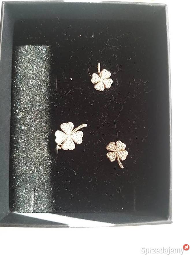 Pierścionki kolczyki wisiorek