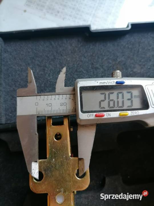 Zamek uchwyt maski landini osłony bocznej Deutz Pozostałe sprzedam