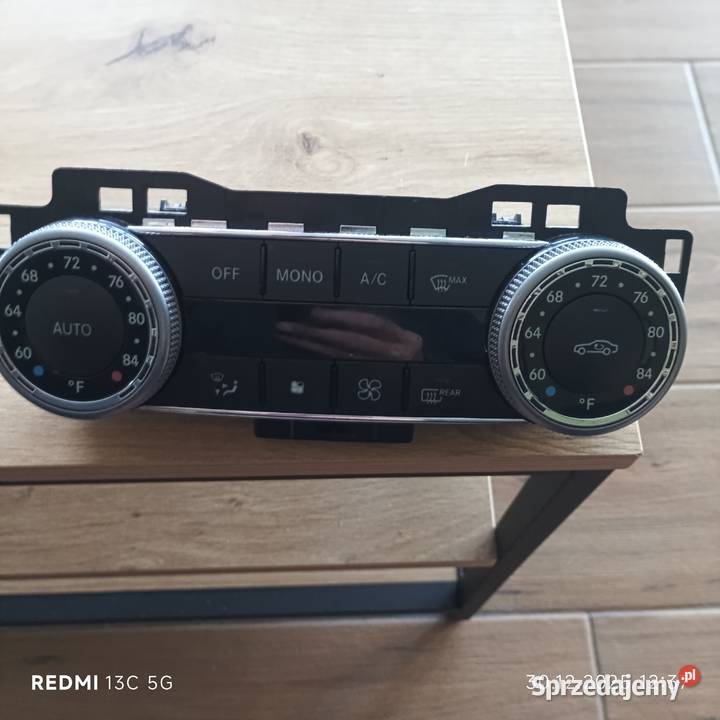 PANEL KLIMATYZACJI MERCEDES W204 Rok produkcji 2010 Chełmża