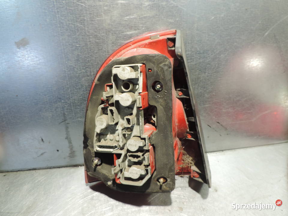 LAMPA PRAWA TYLNA PRAWY TYŁ VW PASSAT B5 SEDAN Nowy Sącz sprzedam