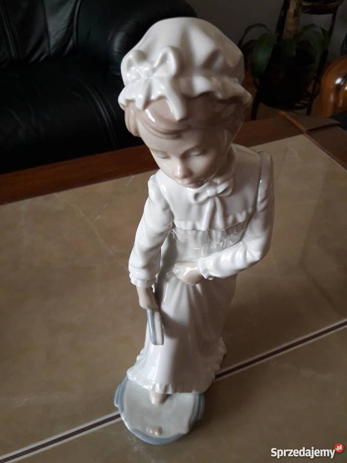 Figurka porcelanowa 285 NAO LLADRO Daisa Janów Lubelski