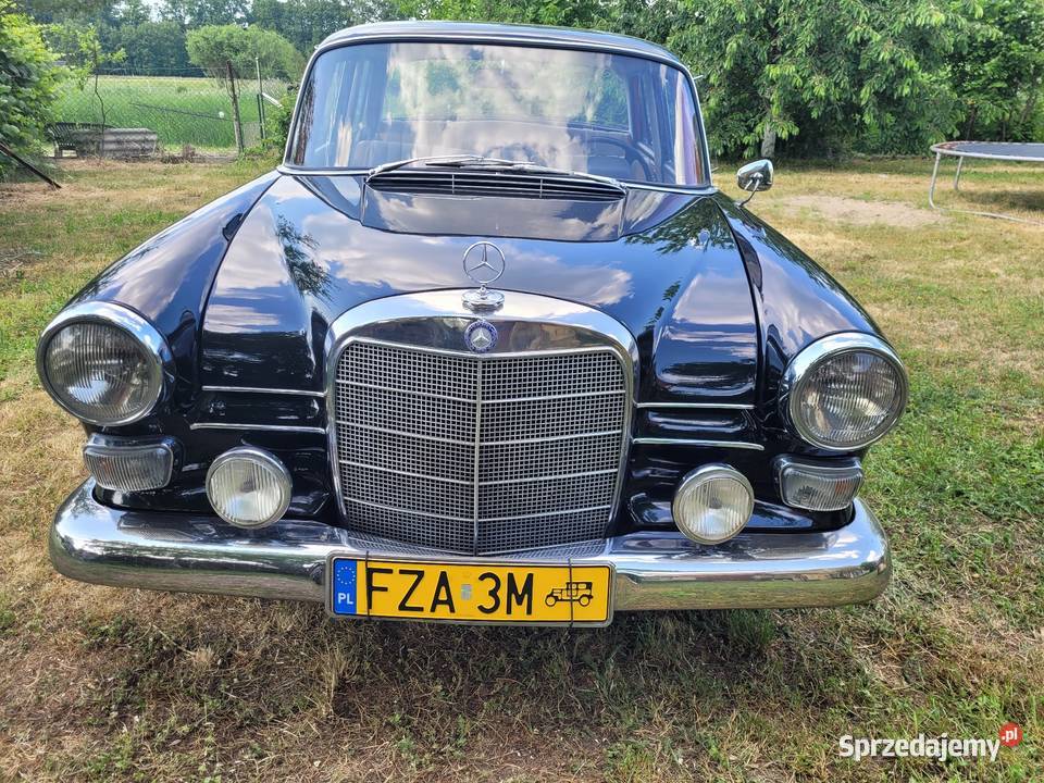 Mercedes w110 1966 r zarejestrowany na żółte