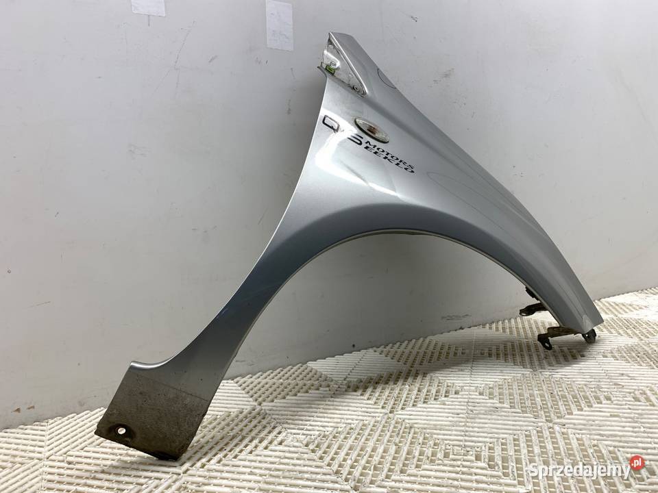 BŁOTNIK PRAWY PRZÓD NISSAN NOTE E11 Hatchback
