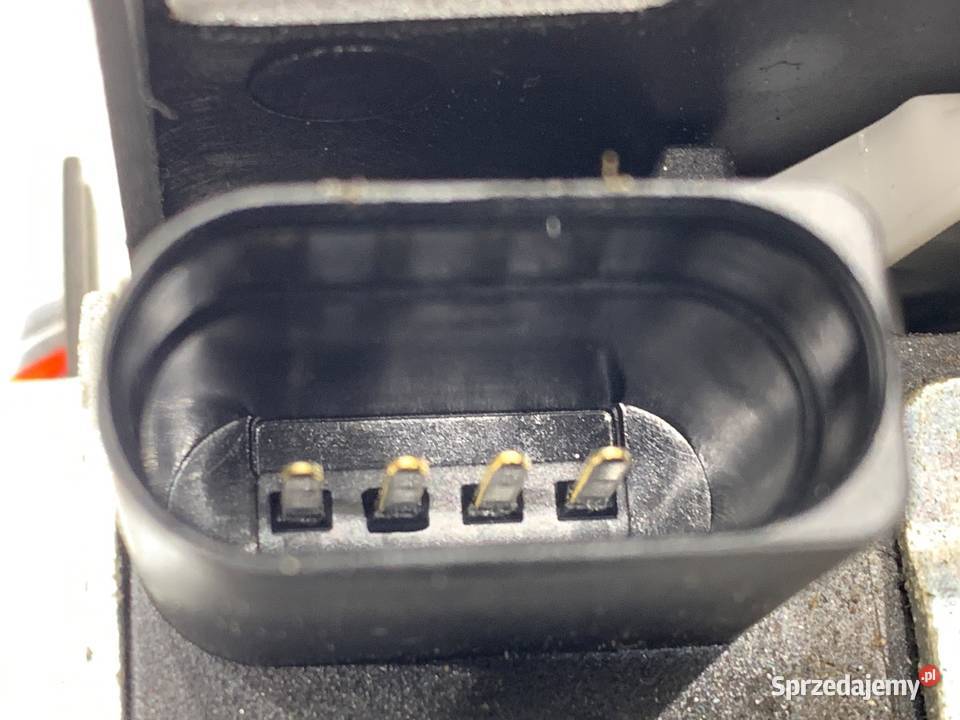 ZAMEK KLAPY TYŁ VW GOLF V Kombi 0709 sprzedam