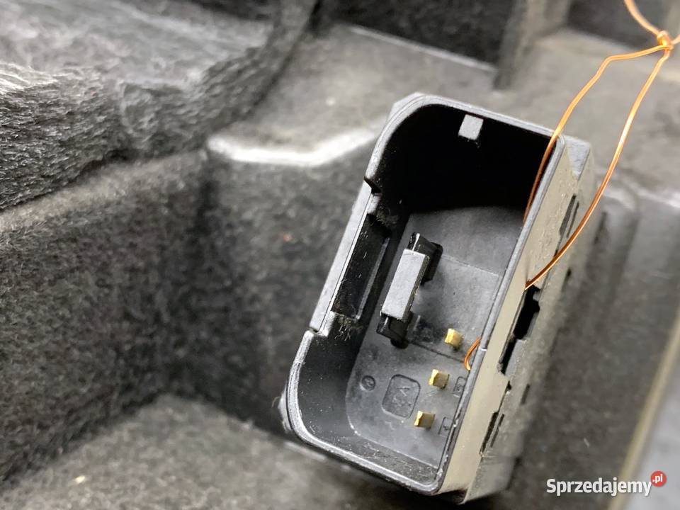 SCHOWEK PASAŻERA AUDI Q8 SUV 4M8857035 PÓŁKA podkarpackie sprzedam