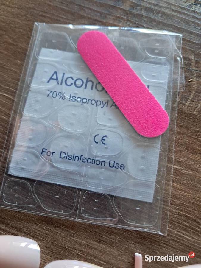 24 nowych tipsów z naklejkami i pilnikiem