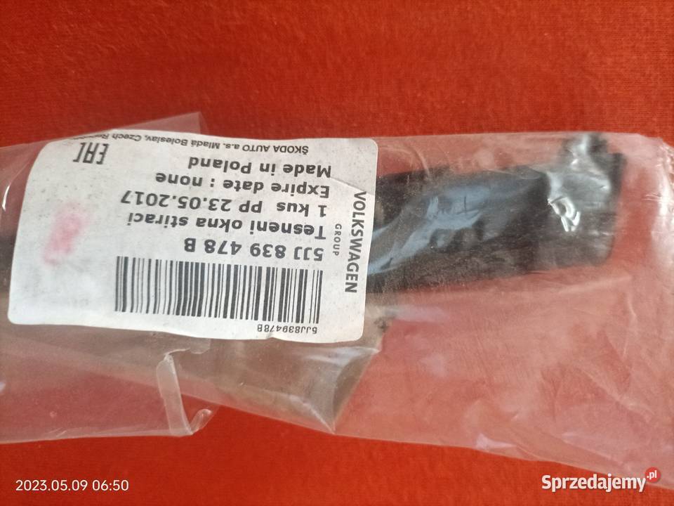 NOWA LISTWA ZGARNIAJĄCA SZYBY SKODA RAPID PRAWA Luzino