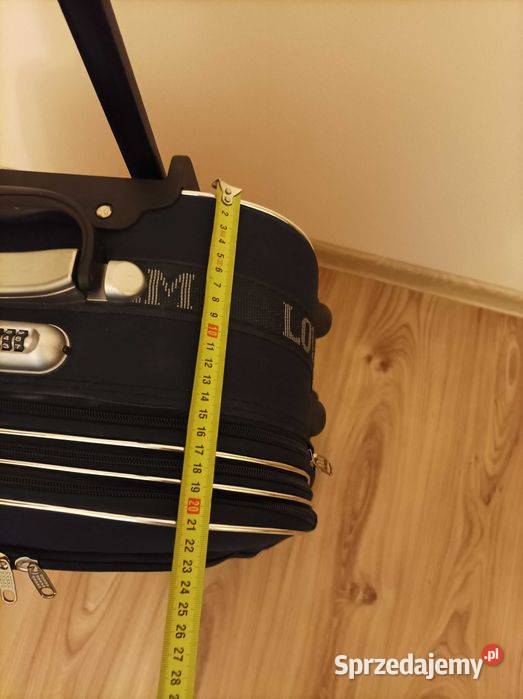 Walizka podróżna na kółkach Stronie Śląskie