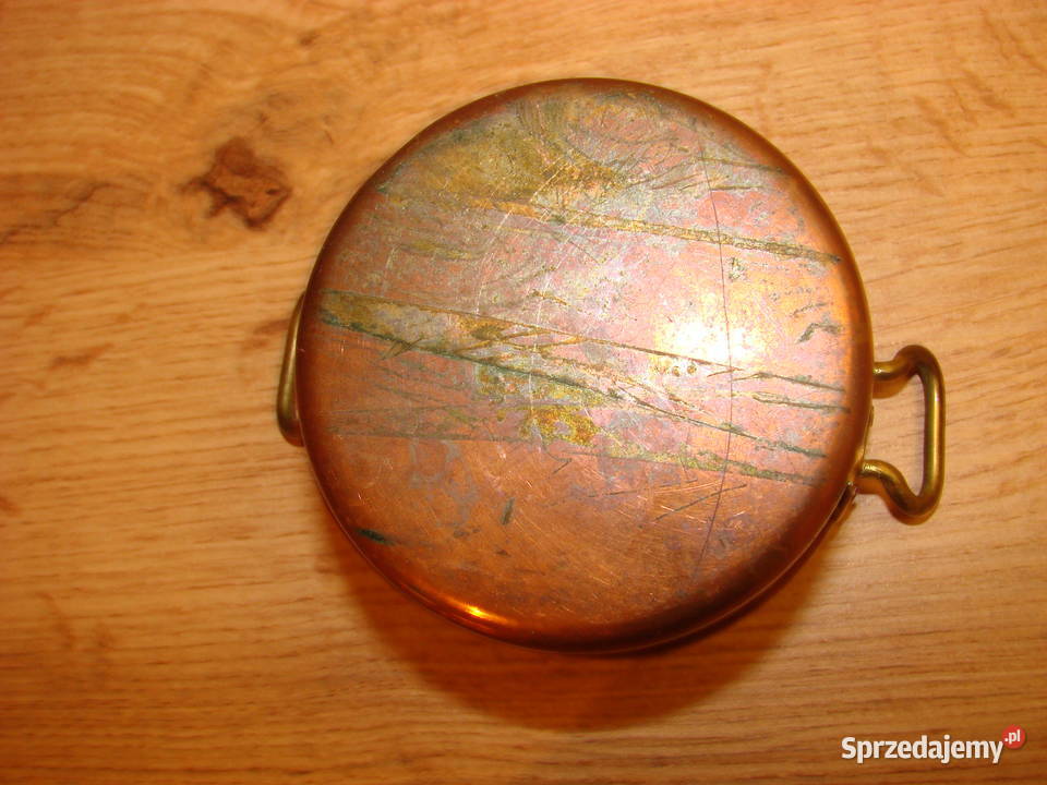mały miedziany garnuszek