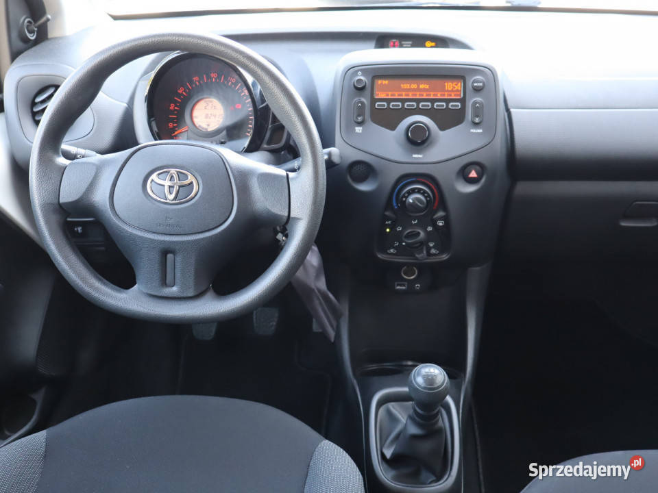 Toyota Aygo 10 VVTi 82410km Samochody osobowe