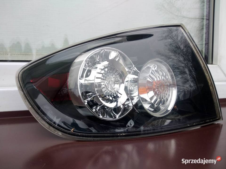 Mazda 3 BK sedan lampa tył tylna lewa narożna w Lampy tylne łódzkie Sieradz