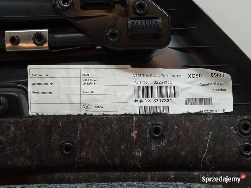 TAPICERKA BOCZEK BAGAŻNIKA LEWY TYŁ 32234352