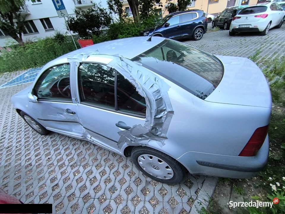 VW Bora 14 benzyna 75 2000r odpala jeździ ważne Warszawa