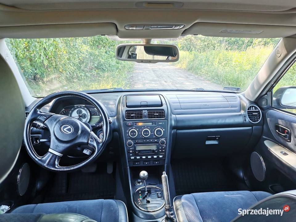 Lexus is 300 Prestige benzyna+LPG Radom