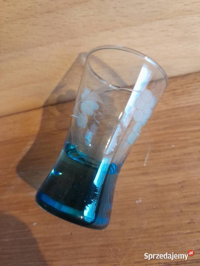 Stare kieliszki do wódki niebieskie szkło 10 Porcelana i szkło śląskie