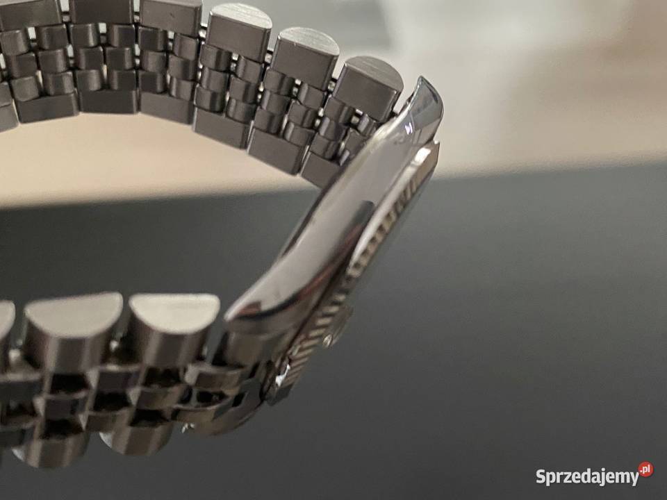 Bulova Super Seville Calendar 30mm srebrna