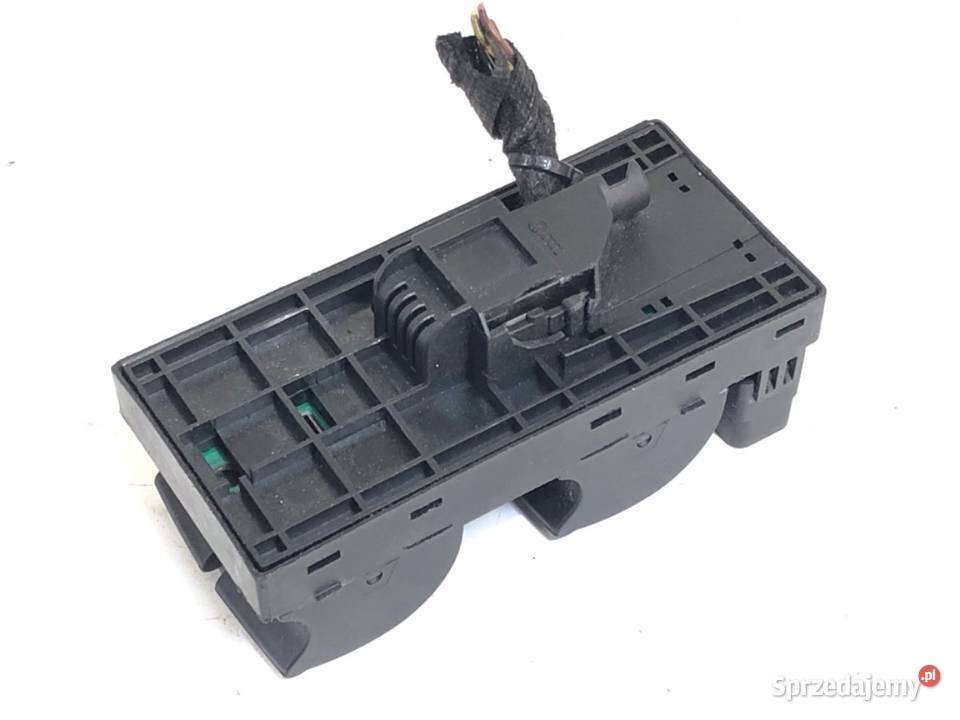 PRZEŁĄCZNIK SZYB AUDI A4 B6 0005 SedanLimuzyna sprzedam
