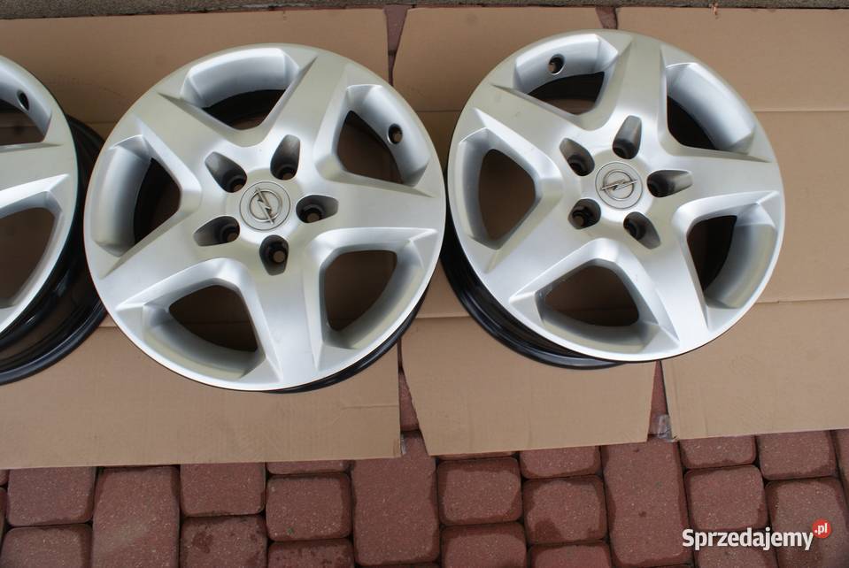 65Jx16 Opel Astra H Meriva B Kołpaki Średnica 16" Nozdrzec