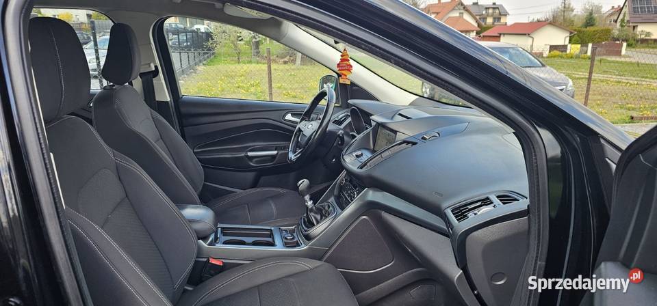 FORD KUGA czarny Latoszyn