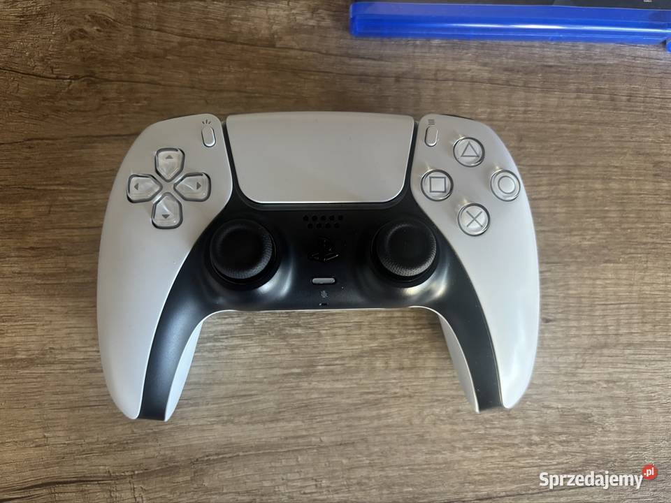 Konsola 5 slim z napędem padem plus 2 gry mazowieckie Dąbrowa Jastrzębska