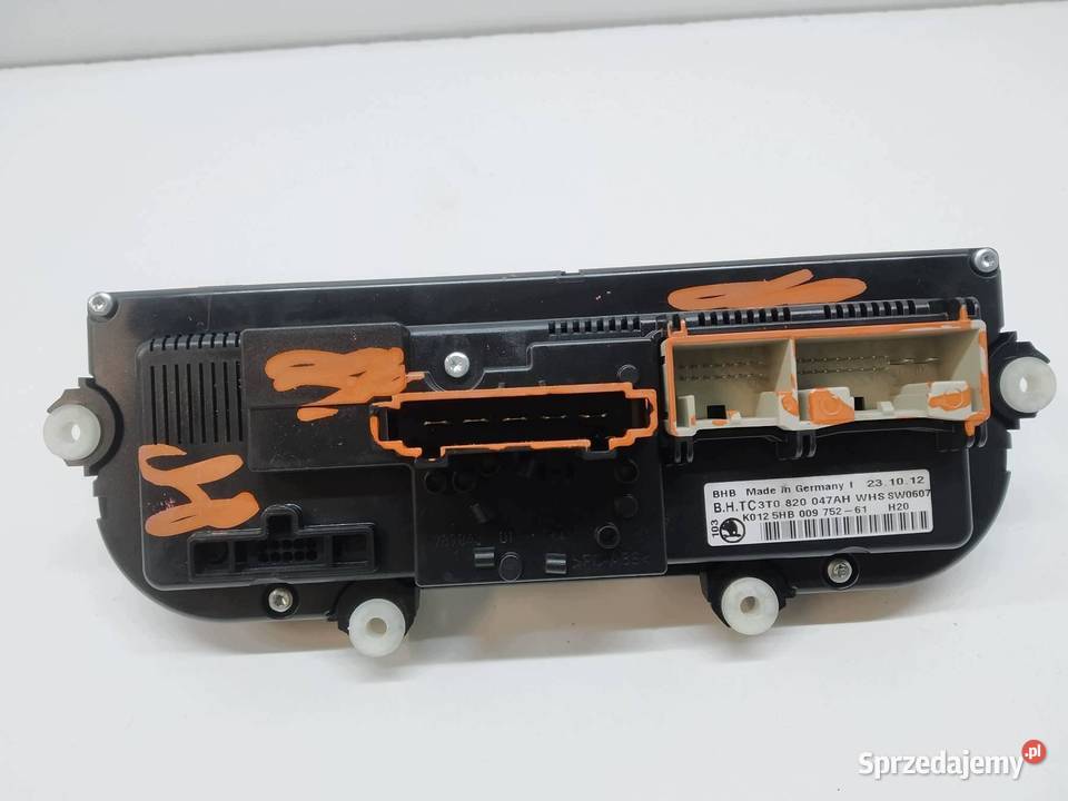 PANEL NAWIEWU 3T0820047AH 5HB00975261 Skoda