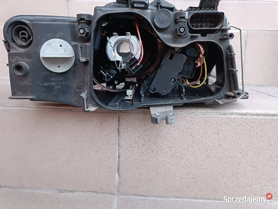 Lampa przednia lewa Audi A4 B6 Cabrio Września