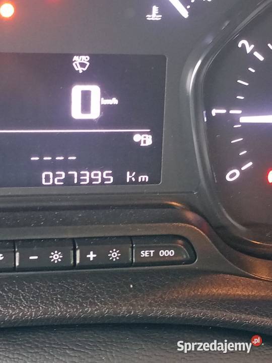 Opel Vivaro wersja long 9 osób 1499cm3 Vivaro Głodno