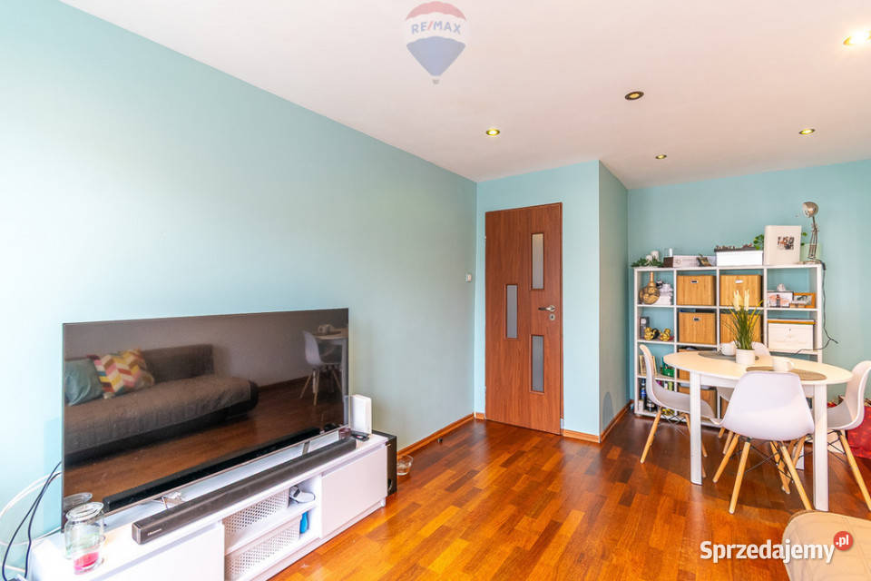 2 pokoje z balkonem 1 piętro Piaski Pabianice sprzedam