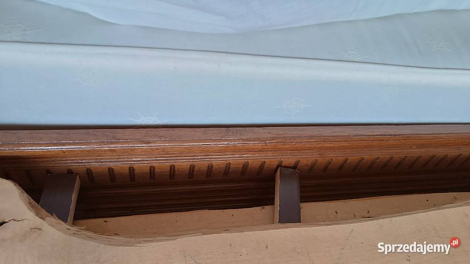 Dębowe łóżko renowacji sprzedam