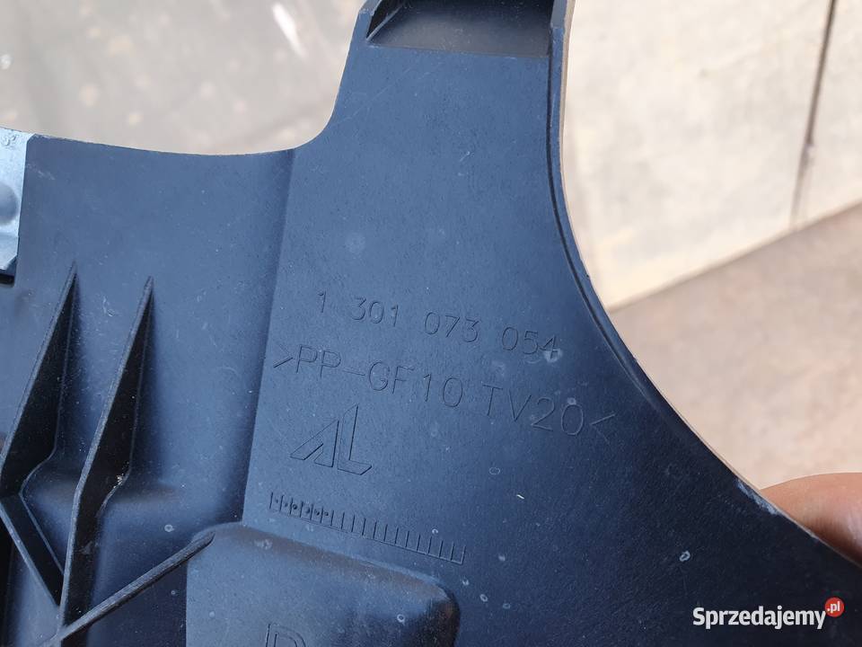 AUDI A5 ŚLIZG POD LAMPĘ PRAWY PRZÓD 1301073054