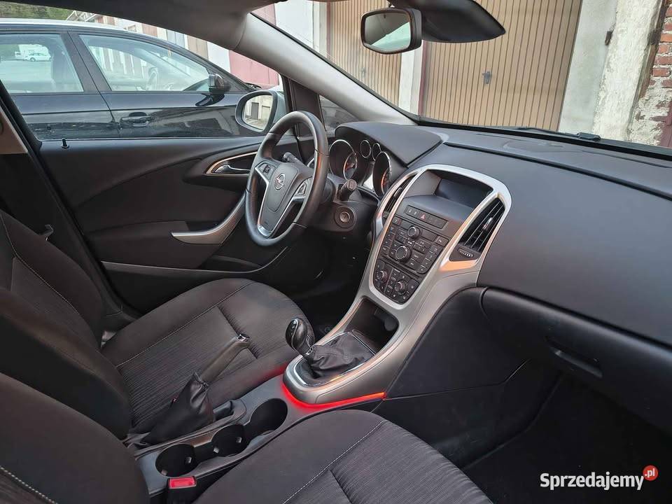 Opel Astra 14 Turbo 140 2011r nieuszkodzony Żagań