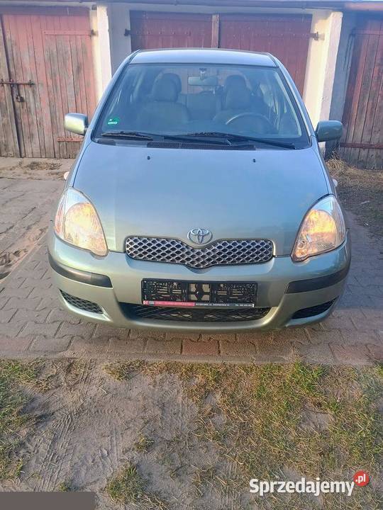 Toyota Yaris 10 benzyna 65 2003r Dynamiczny i Człuchów