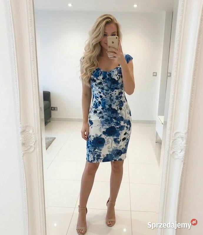 Elegancka kobieca Sukienka Etui Connected Bytom