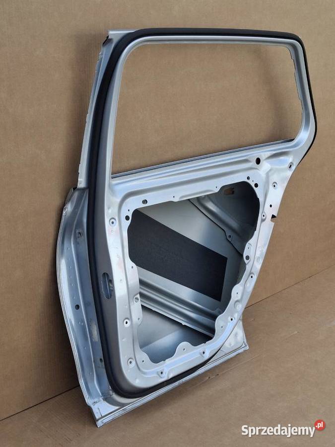 MERCEDES CKLASA W206 KOMBI DRZWI PRAWY TYŁ PRAWE Bieleń