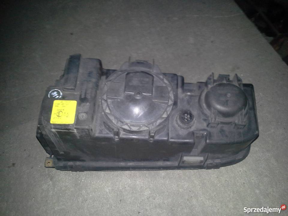 REFLEKTOR PRAWY LAMPA PRAWA ACTROS 0301081122 Kłobuck sprzedam