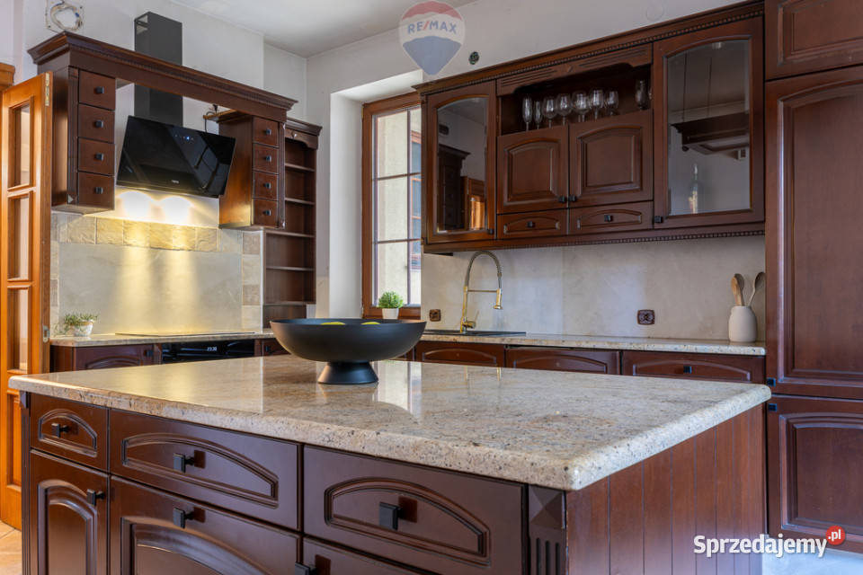 PARTEROWY DOM PEŁEN PRZESTRZENI I ŚWIATŁA Łomianki Dolne