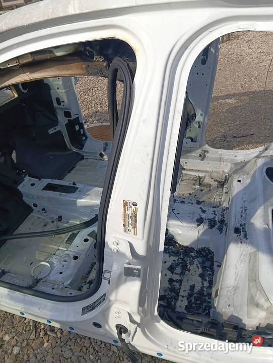 ELEMENT CIĘTY KAROSERII SŁUPEK B LEWY KIEROWCY osobowe