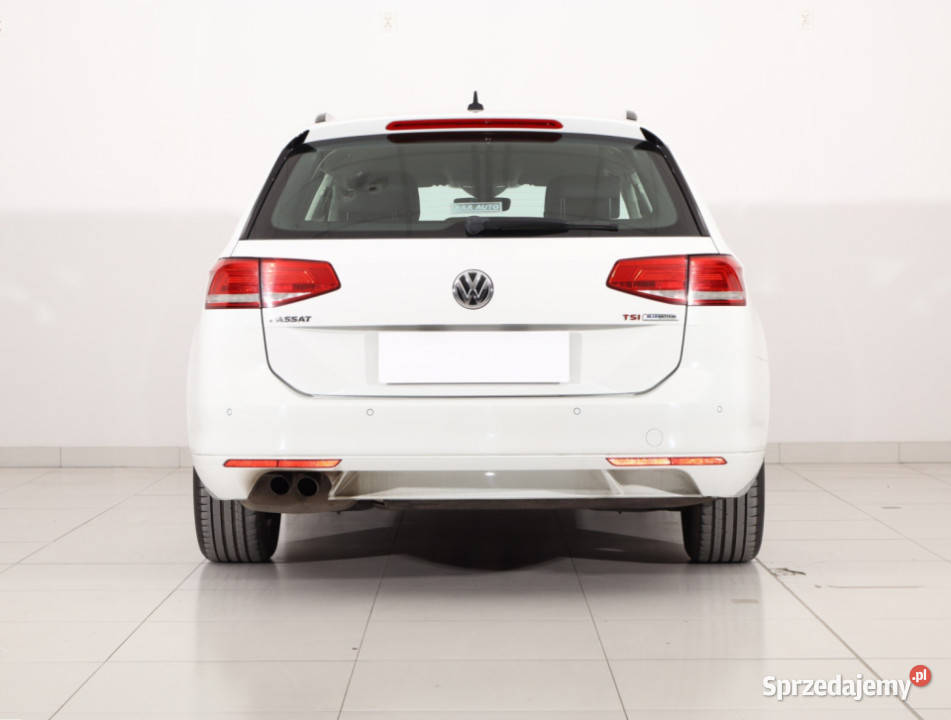 VW Passat 18 TSI nieuszkodzony
