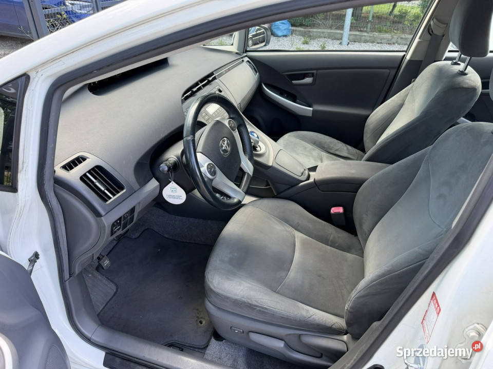 Toyota Prius 18 HSD 136 Serwisowany Bezwypadkowy kurtyny powietrzne Prius