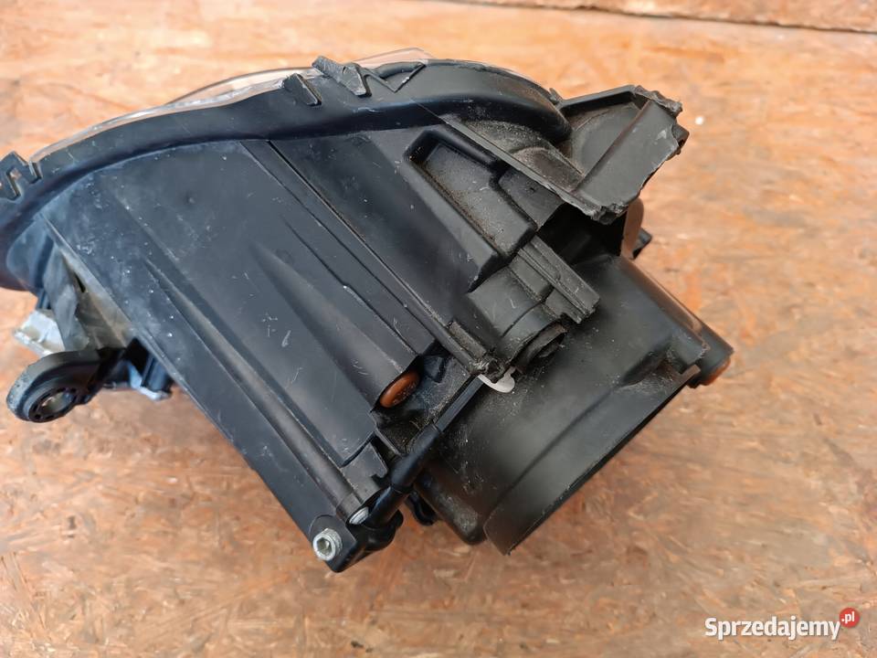 LAMPA REFLEKTOR PRAWY PRZÓD EU JEEP CHEROKEE V osobowe Nowy Tomyśl