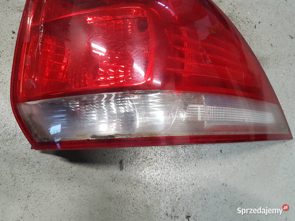 VW GOLF V KOMBI 2007 LAMPA TYLNA PRAWA Turek