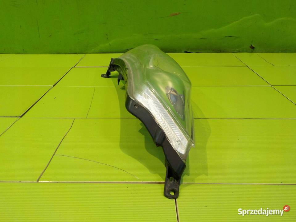 NISSAN JUKE F15 I 13r lampa prawa przod Motoryzacja sprzedam