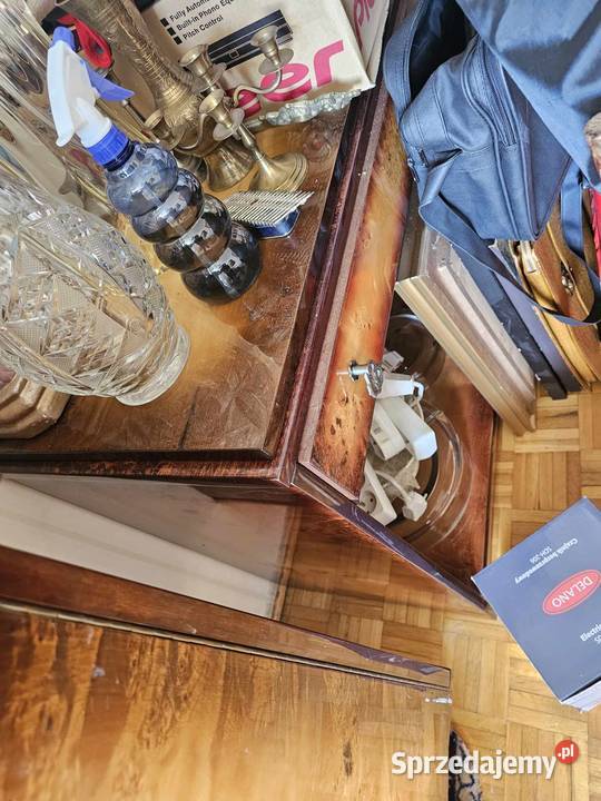 segment z witryna i szafa i 2 szafki i bibloteka Gdańsk sprzedam